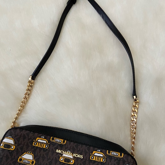 MICHAEL Michael Kors Jet Set Taxi Crossbody Bag - Picture 11 of 13